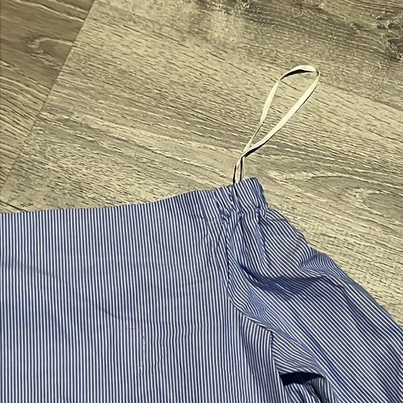 Aritzia Babaton Malik Off Shoulder Pin Striped Top - Picture 10 of 11